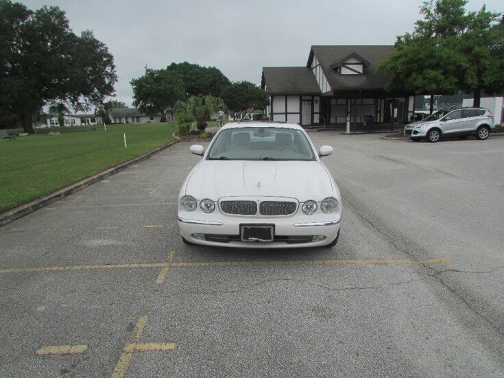 Thumbnail Photo undefined for 2004 Jaguar XJR